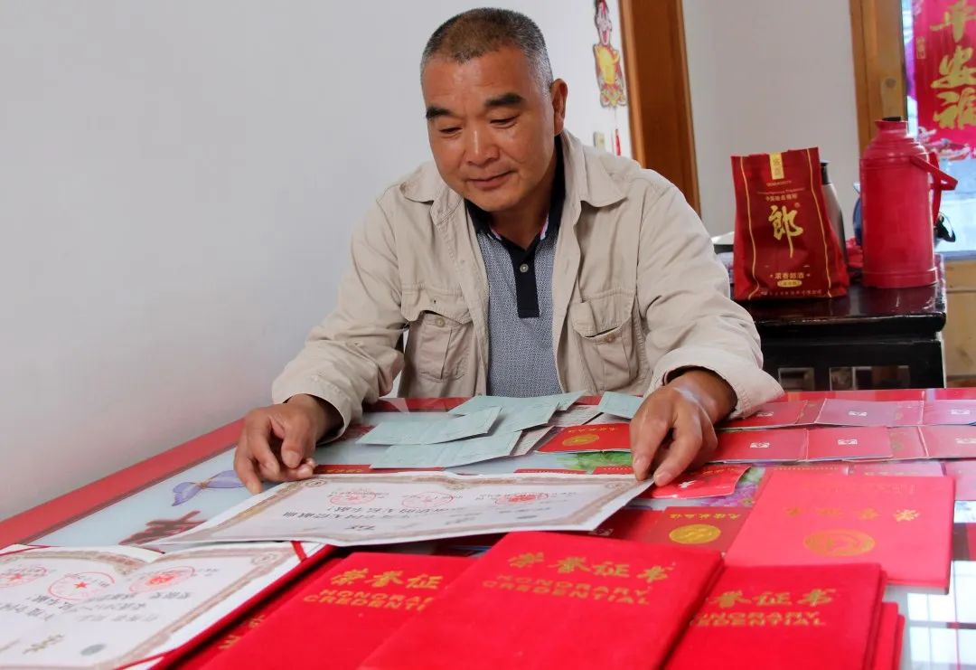高郵市第九屆道德模范事跡展播：助人為樂模范——任秀章.jpg